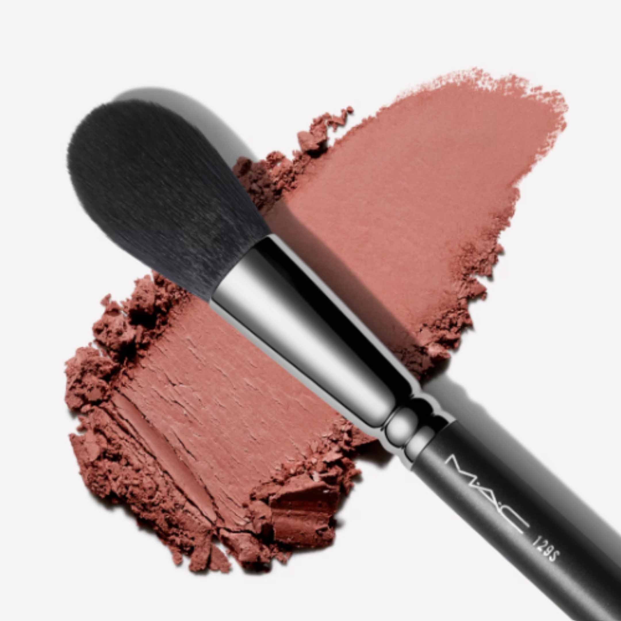 129 Synthetic Powder/Blush Brush - Image 5