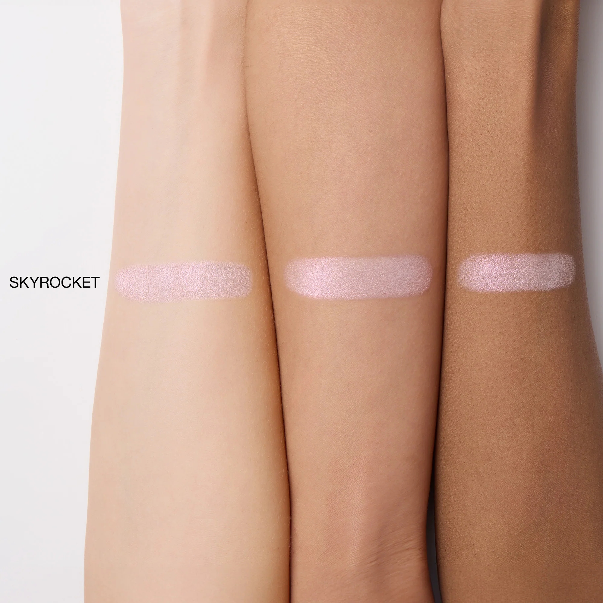 AURA ILLUMINATING FACE & BODY POWDER SKYROCKET - Image 4