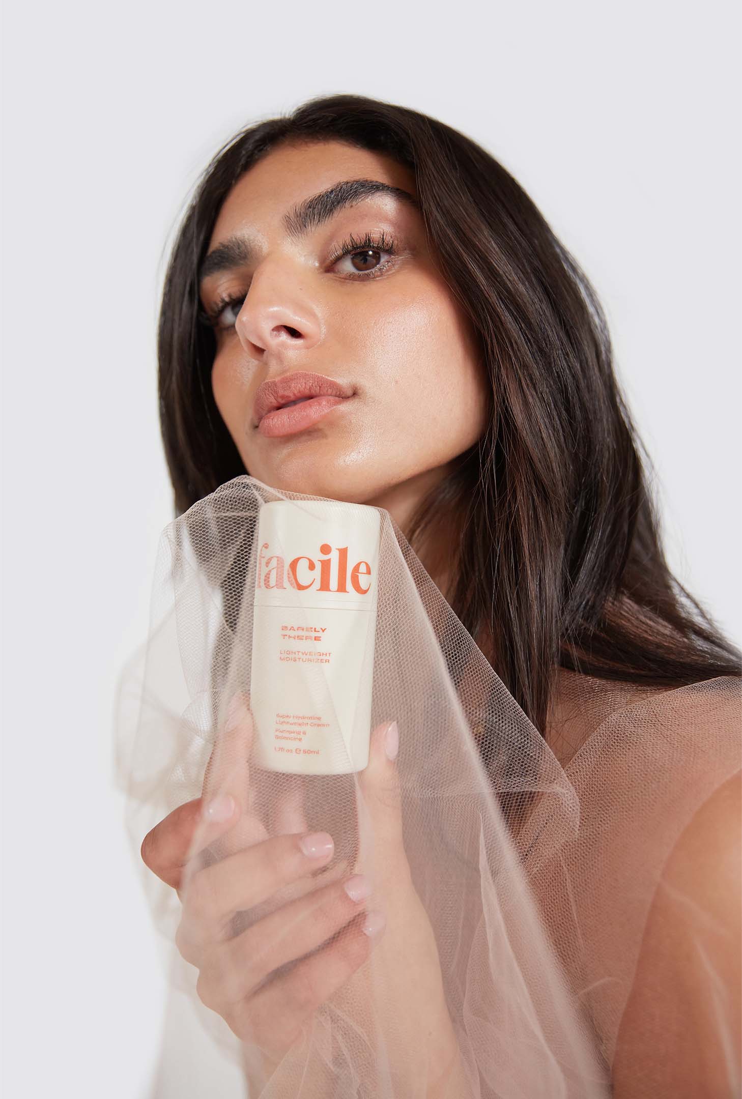 Barely There Lightweight Moisturizer - Image 3