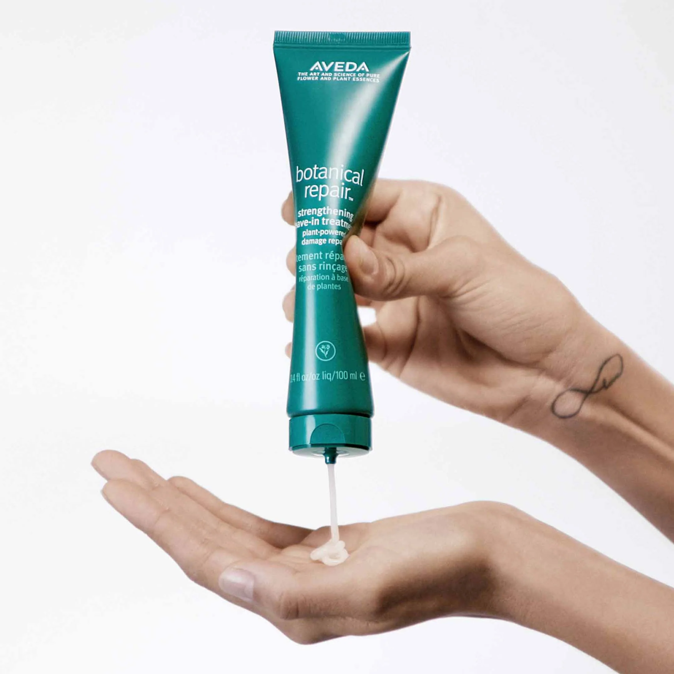 Botanical Repairâ„¢ Strengthening Leave-In Treatment - Image 3