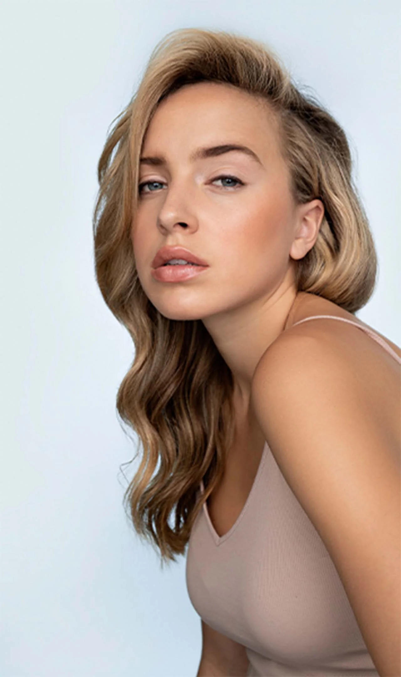 Control Force™ Firm Hold Hair Spray - Image 5