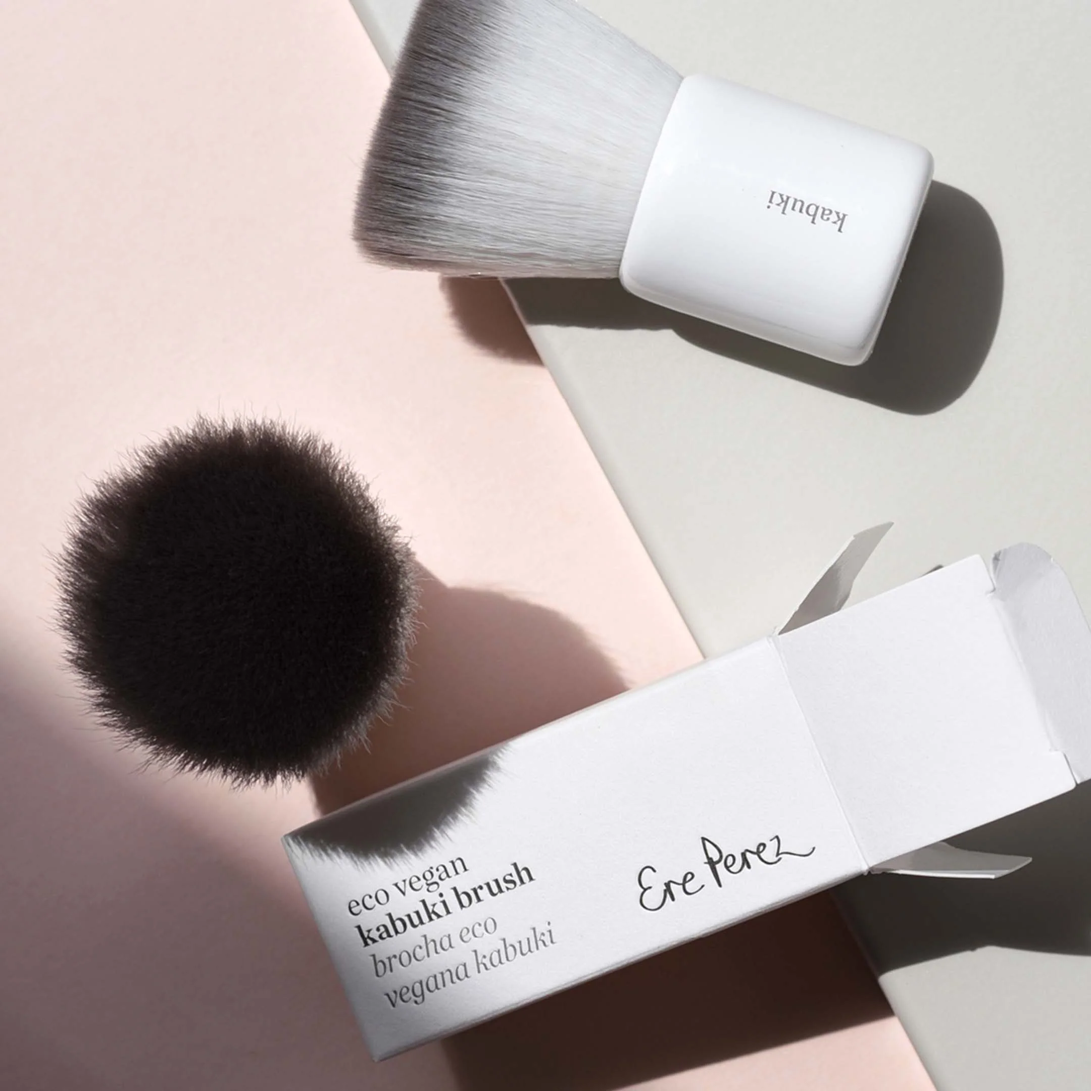 Eco Vegan Kabuki Brush - Image 2