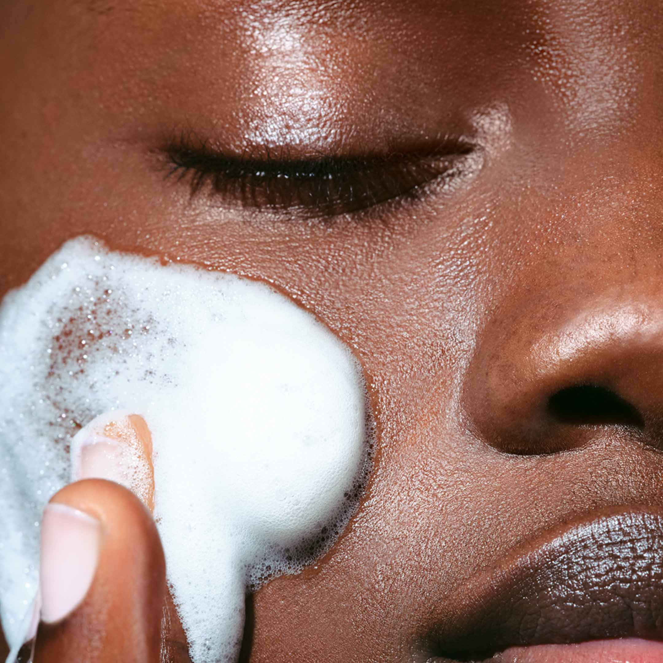 Gentle Renewing Cleansing Mousse - Image 3