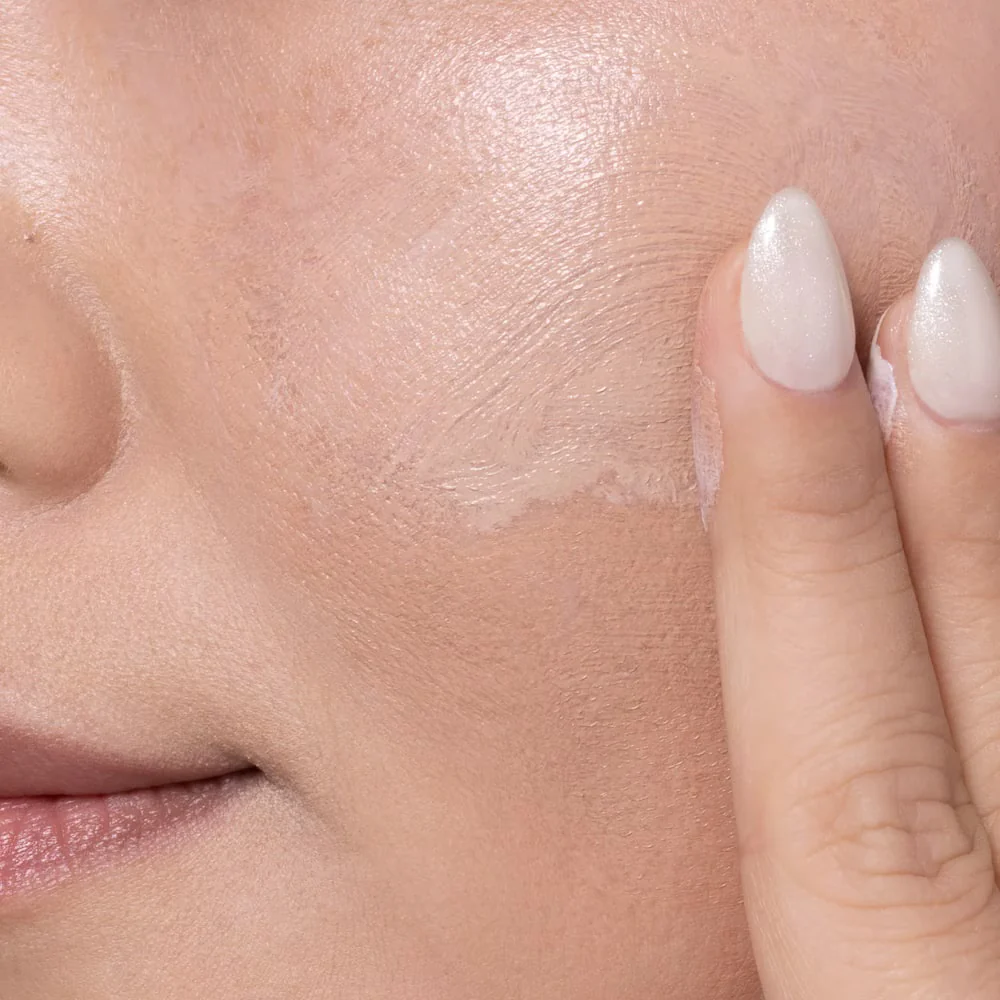 Ginzing⢠SPF 40 Energy-Boosting Tinted Moisturizer - Image 4