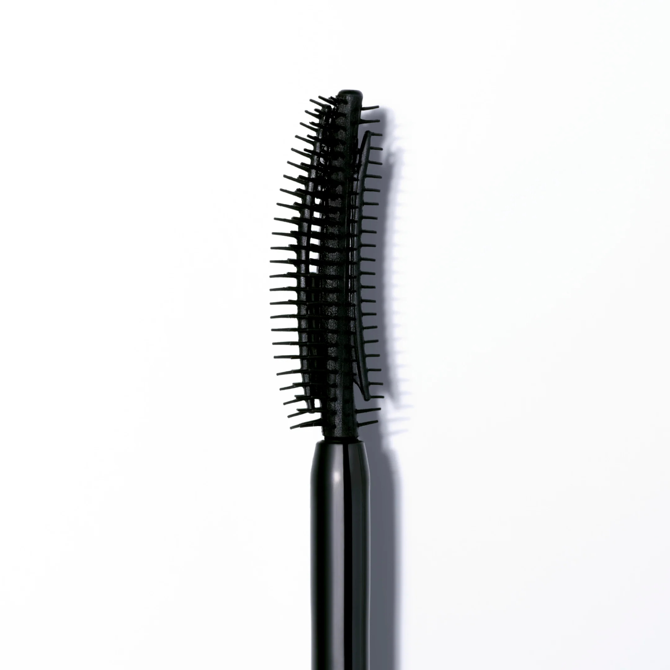 Gucci Le Magnétisme Volumizing Mascara - 01 - Eve Black, 7.5g (0.25oz) - Image 2