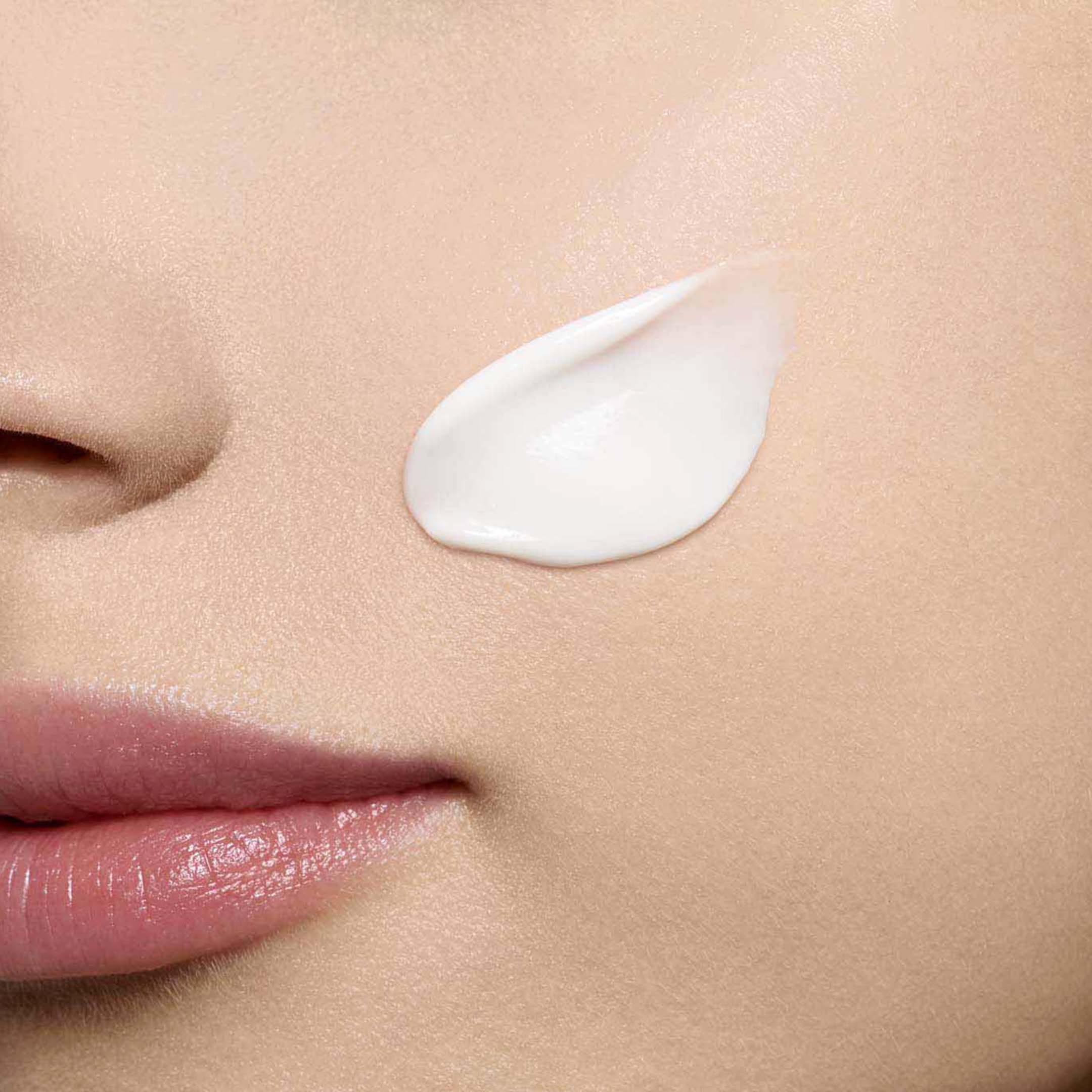 Hydra-Essentiel [HA²] Light Cream - Image 3
