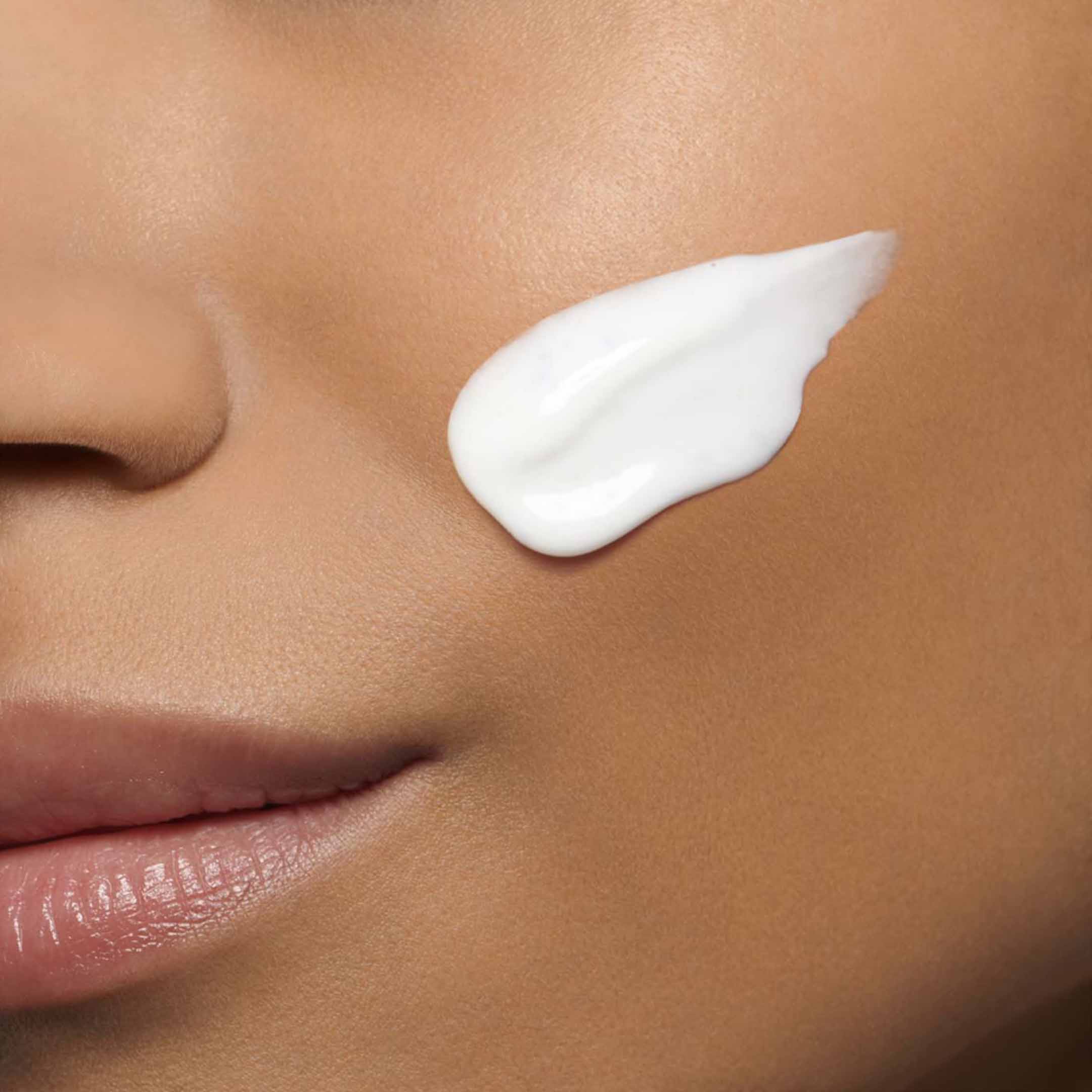 Hydrating Gentle Foaming Cleanser - Image 5