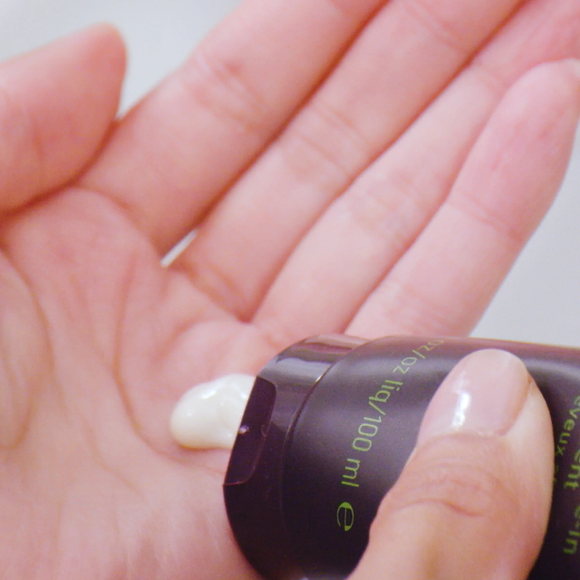 Invati Ultra Advanced Fortifying Leave-In Treatment - Image 3