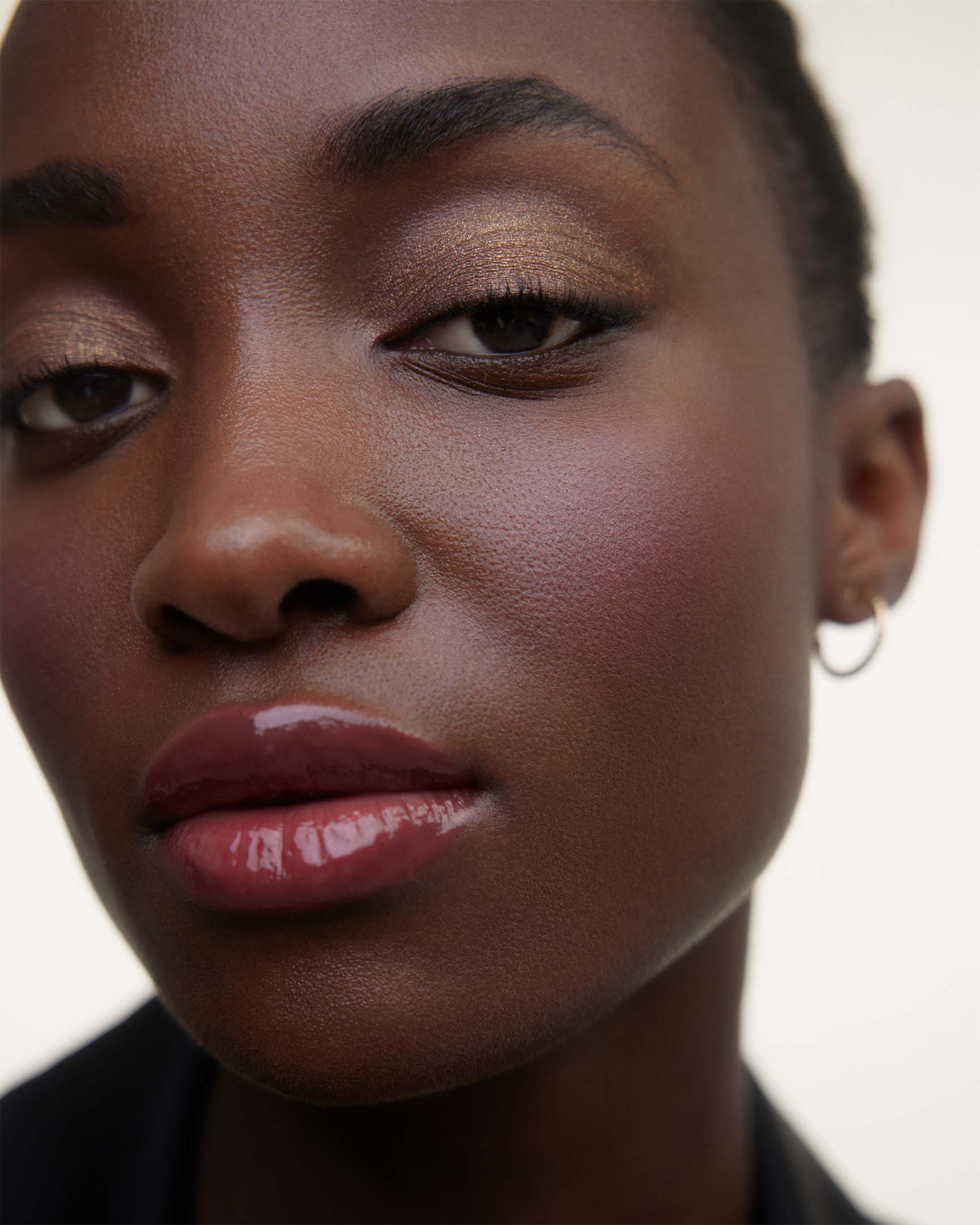 La Lumiere Liquid Eyeshadow - Image 3