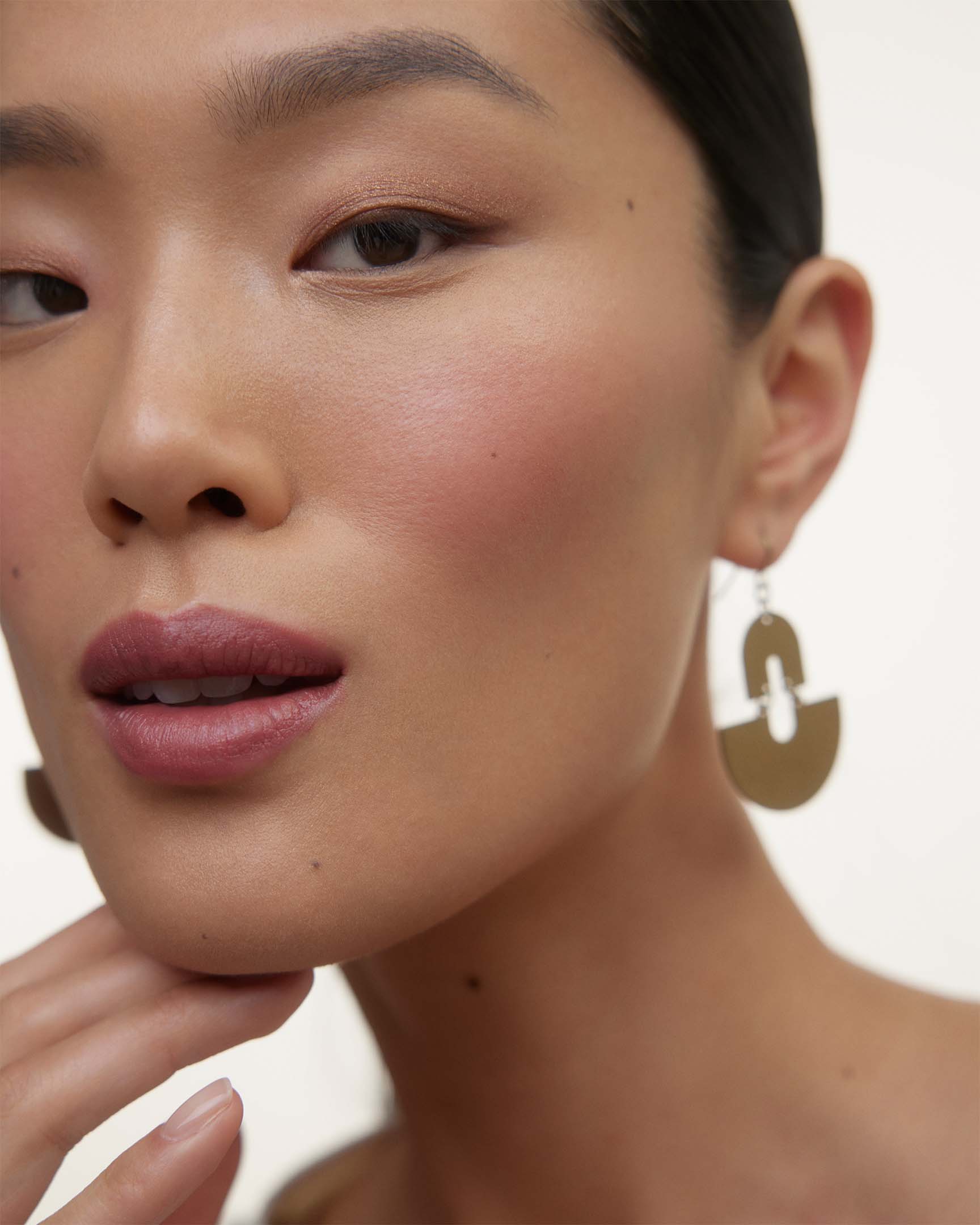 La Lumiere Liquid Eyeshadow - Image 4