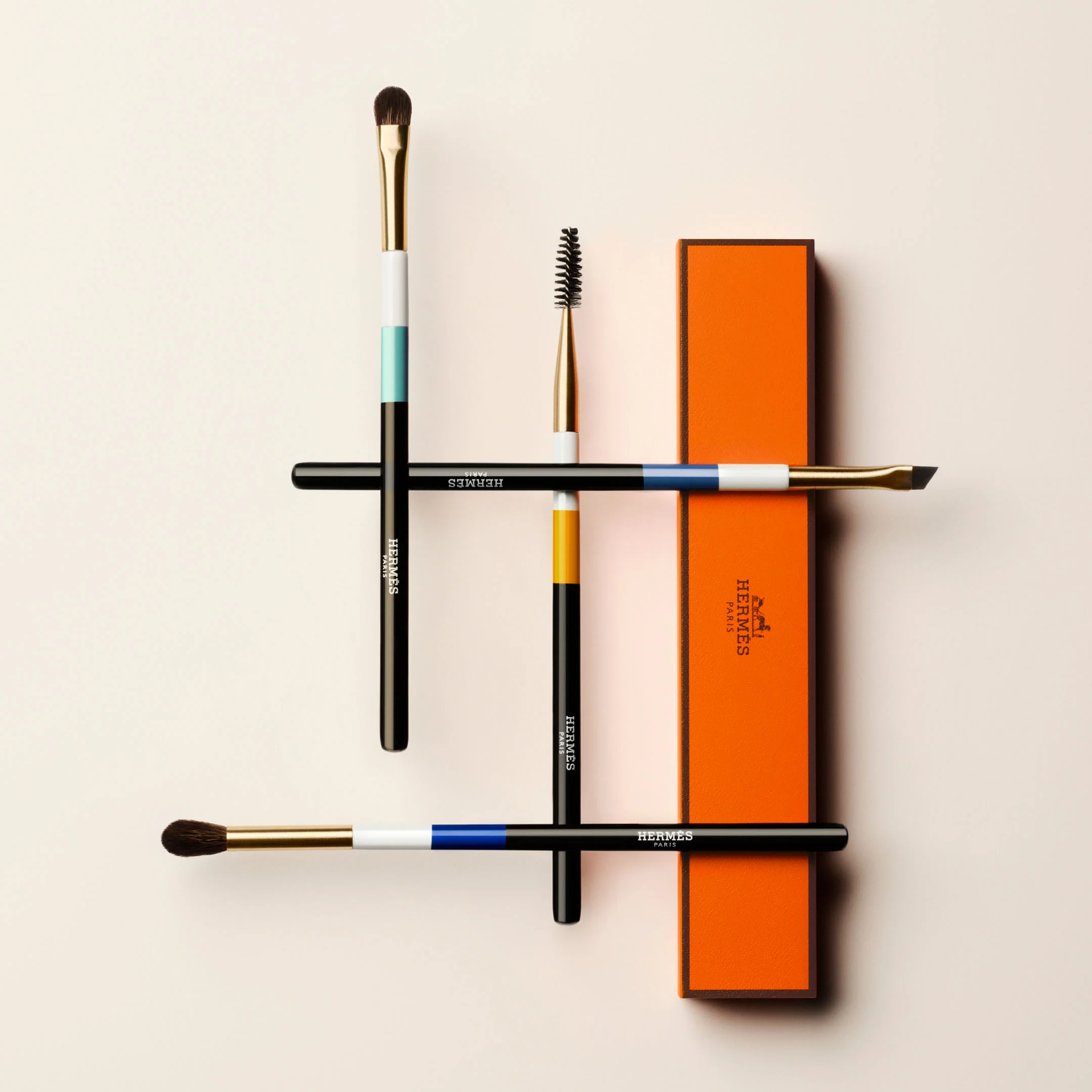 Les Pinceaux Hermes Ombres D'Hermes Eyeshadow Blending Brush - Image 4