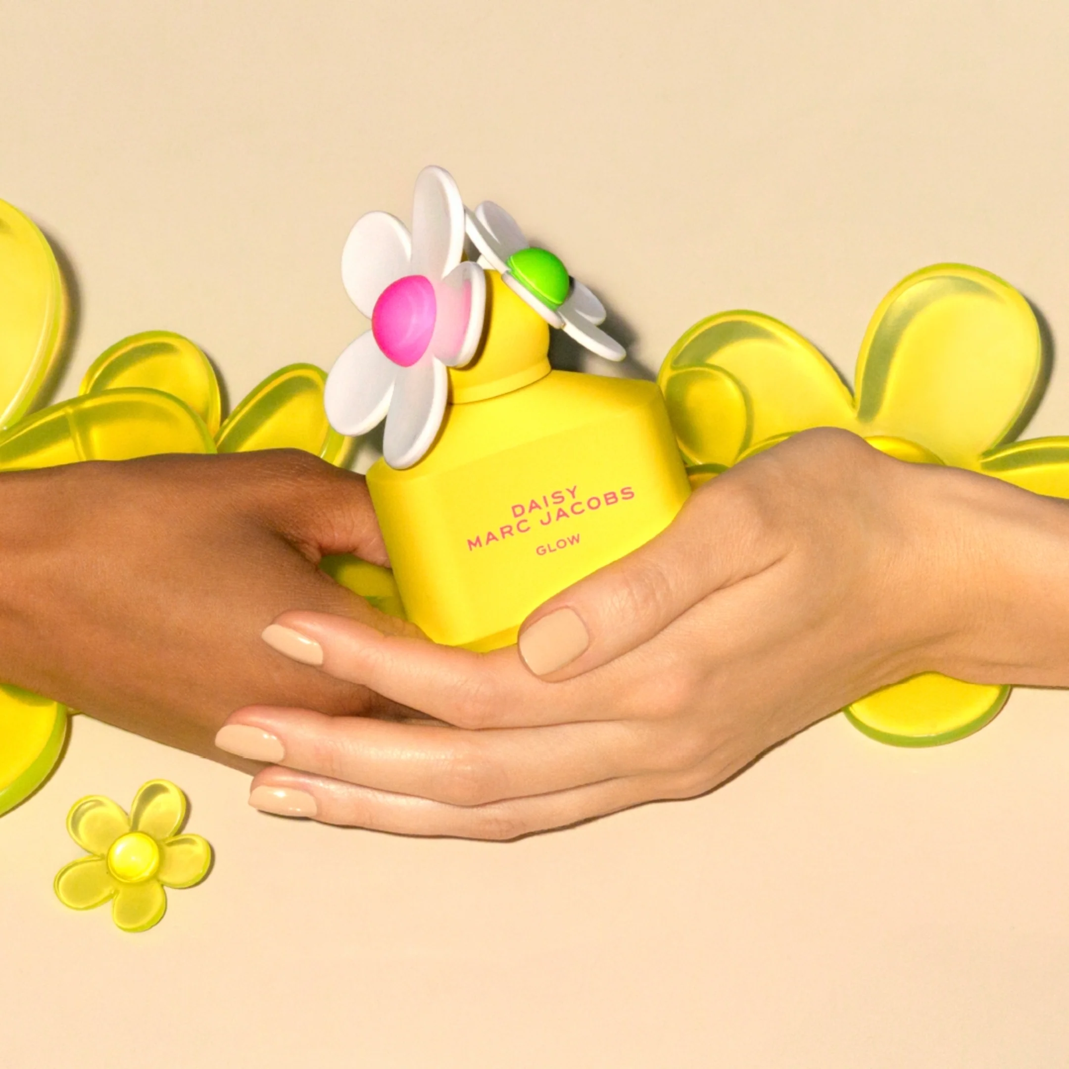 Marc Jacobs Daisy Glow Limited Edition Eau de Toilette for Women 50ml (1.6oz) - Image 2