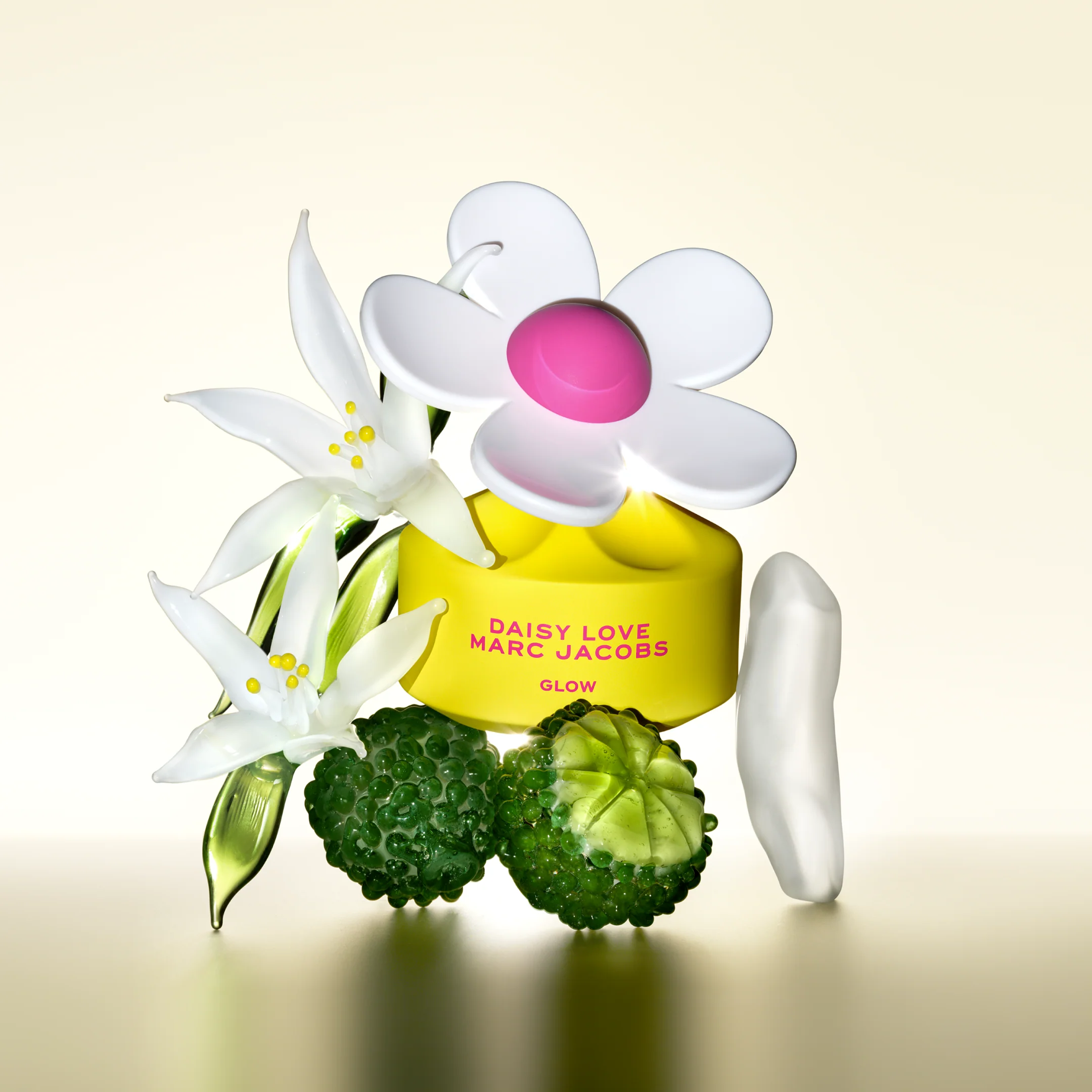 Marc Jacobs Daisy Love Glow Limited Edition Eau de Toilette for Women 50ml (1.6oz) - Image 2