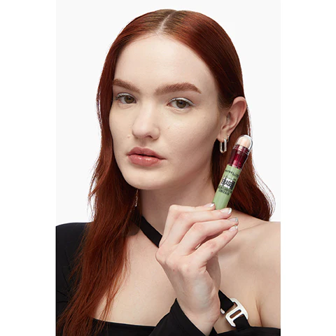 Maybelline New York Instant Age Rewind, Colour Corrector, Reduces Redness & Blemishes, Easy Blend Pigments, Green, 6 ml - Image 4