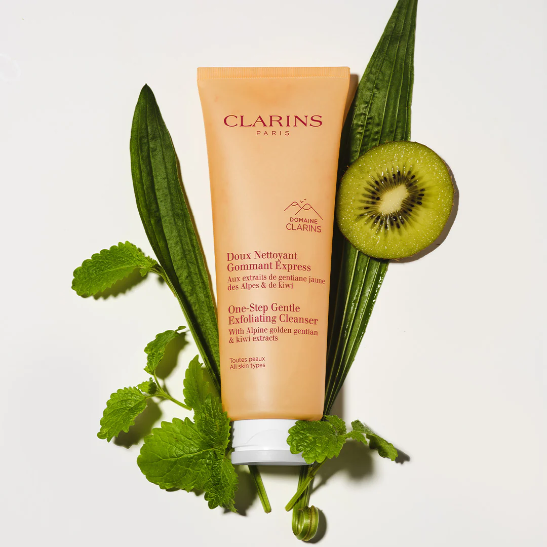 One-Step Gentle Exfoliating Cleanser - Image 4