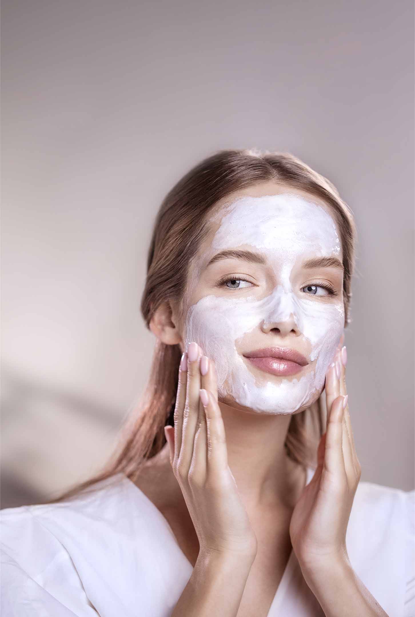 Phyto-Blanc La Mousse Brightening Cleansing Foam-In-Cream - Image 3