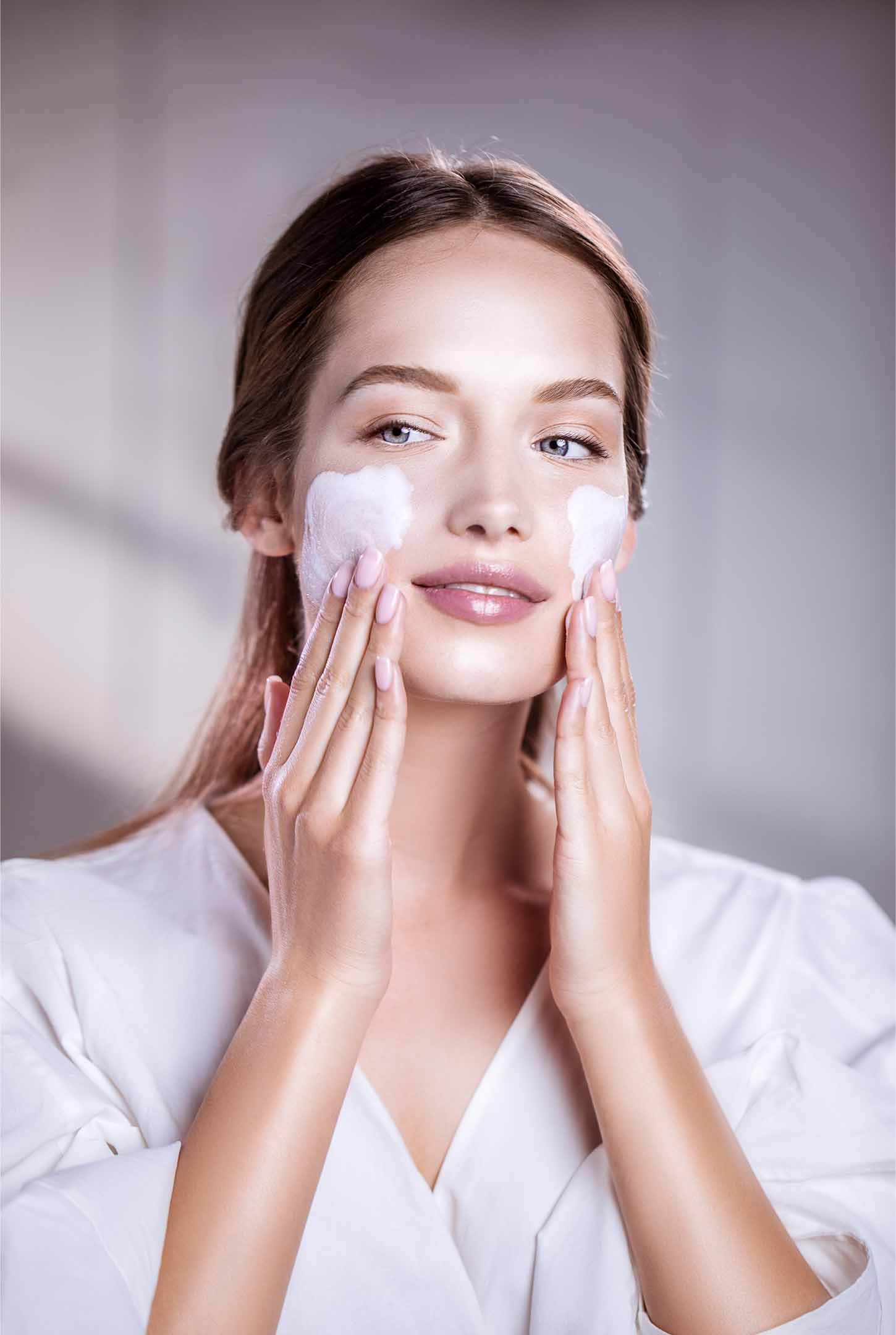 Phyto-Blanc La Mousse Brightening Cleansing Foam-In-Cream - Image 4