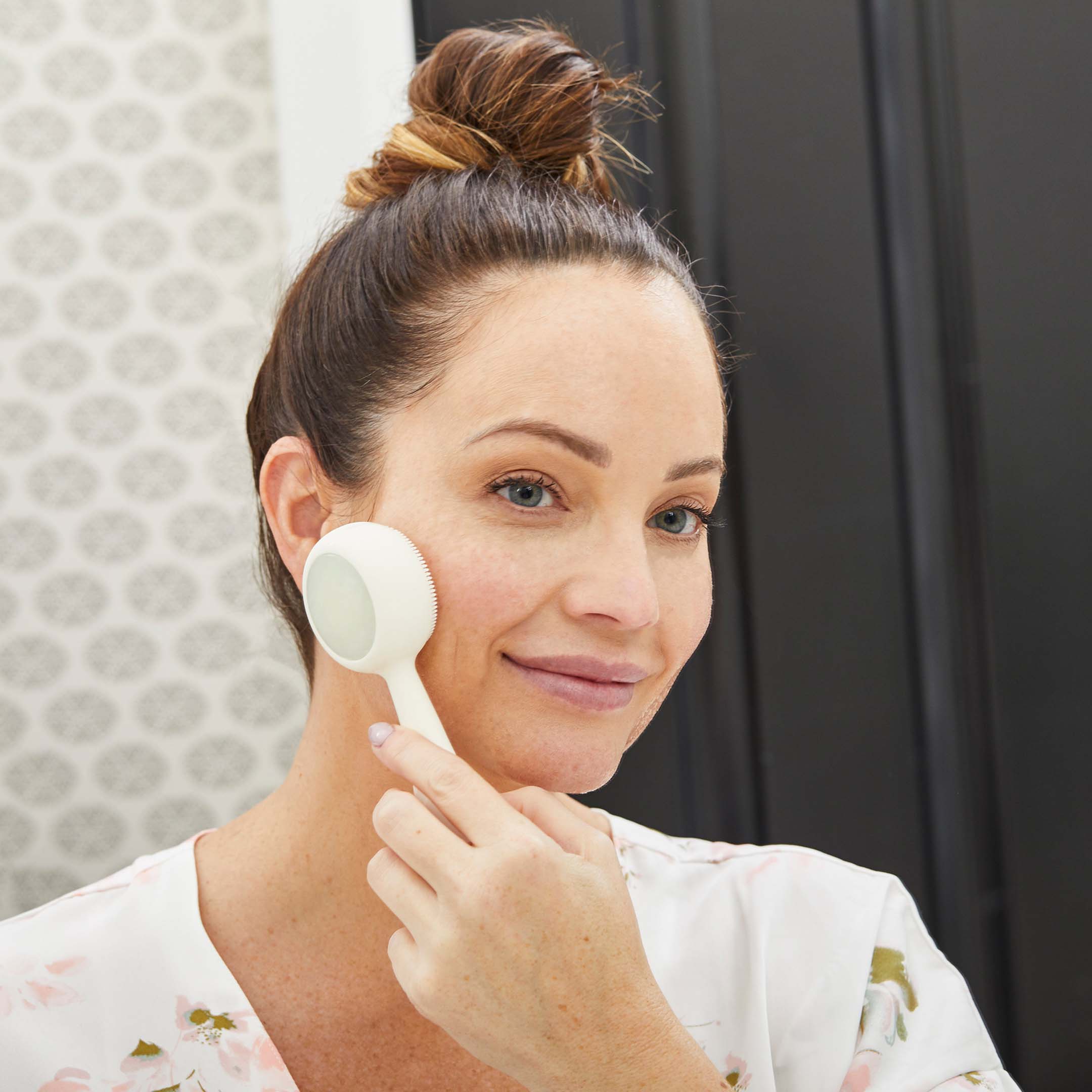 PMD Clean Pro Jade - Smart Facial Cleansing Device with Heat Therapy Massager - Image 3