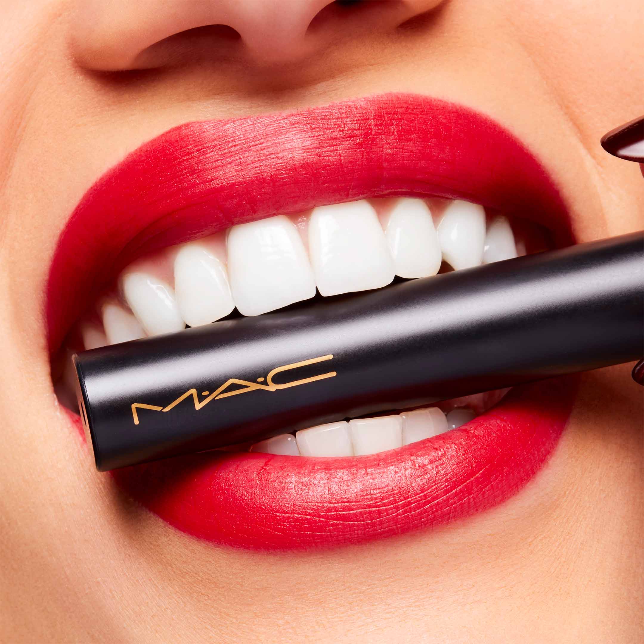 Powder Kiss Velvet Blur Slim Stick - Image 4