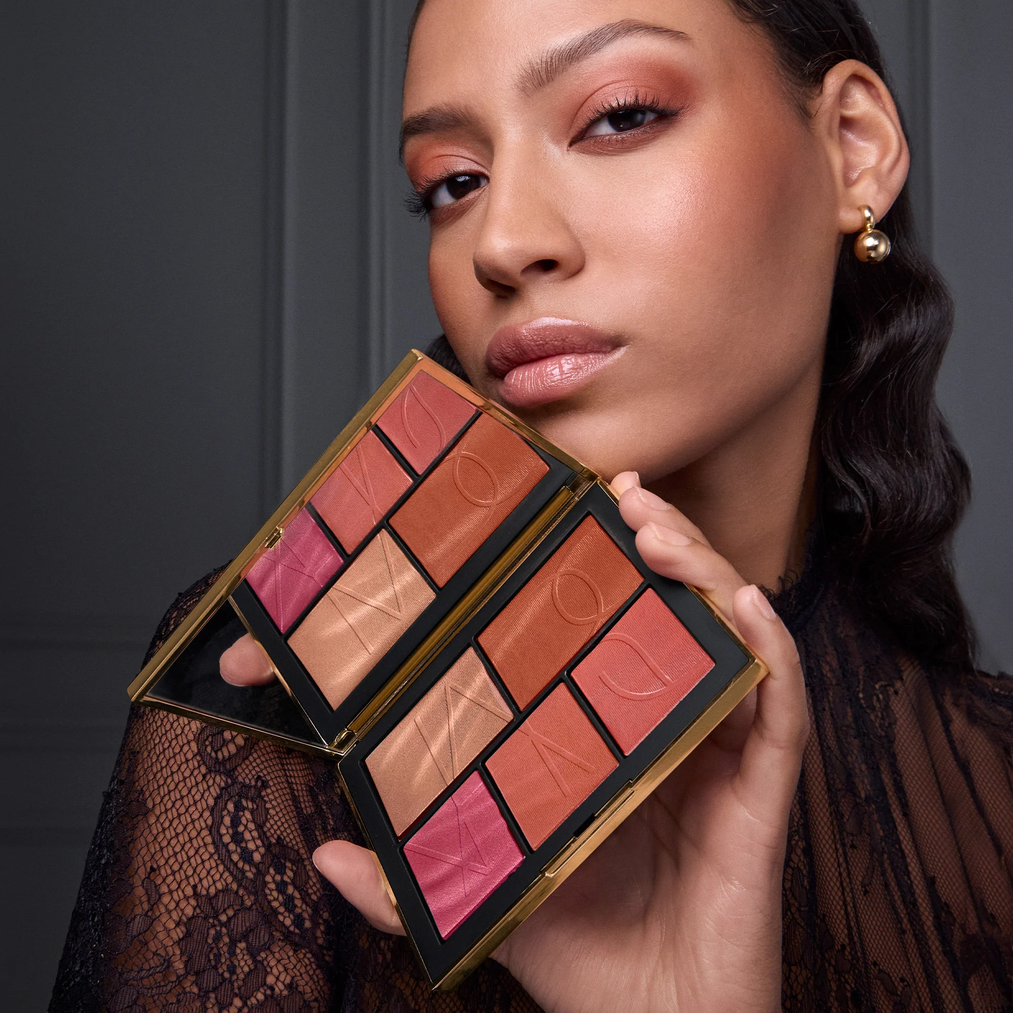 Pure Luxury Light Reflecting Cheek & Eye Palette Ii - Image 5