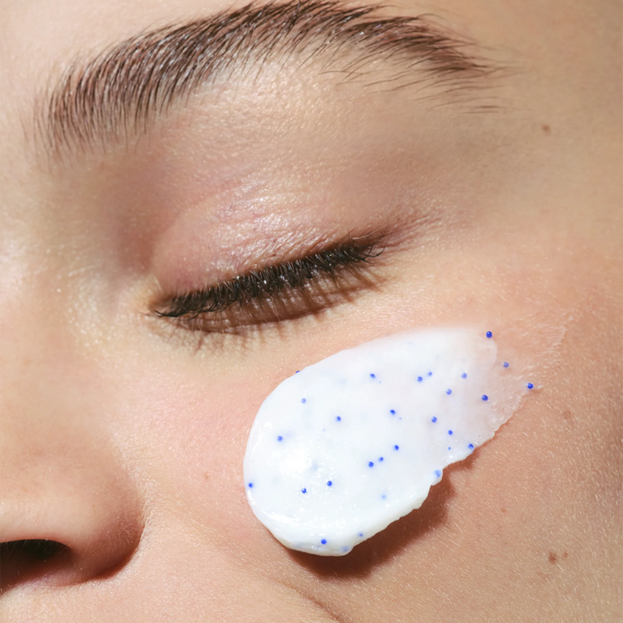 Purifying Gentle Foaming Cleanser - Image 2