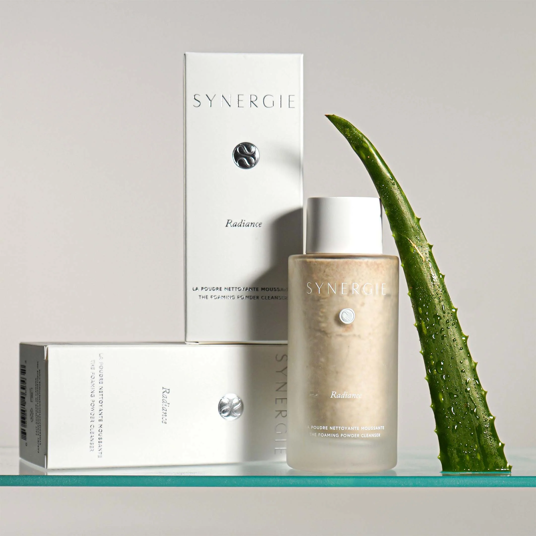 Radiance The Foaming Cleansing Powder - Image 2