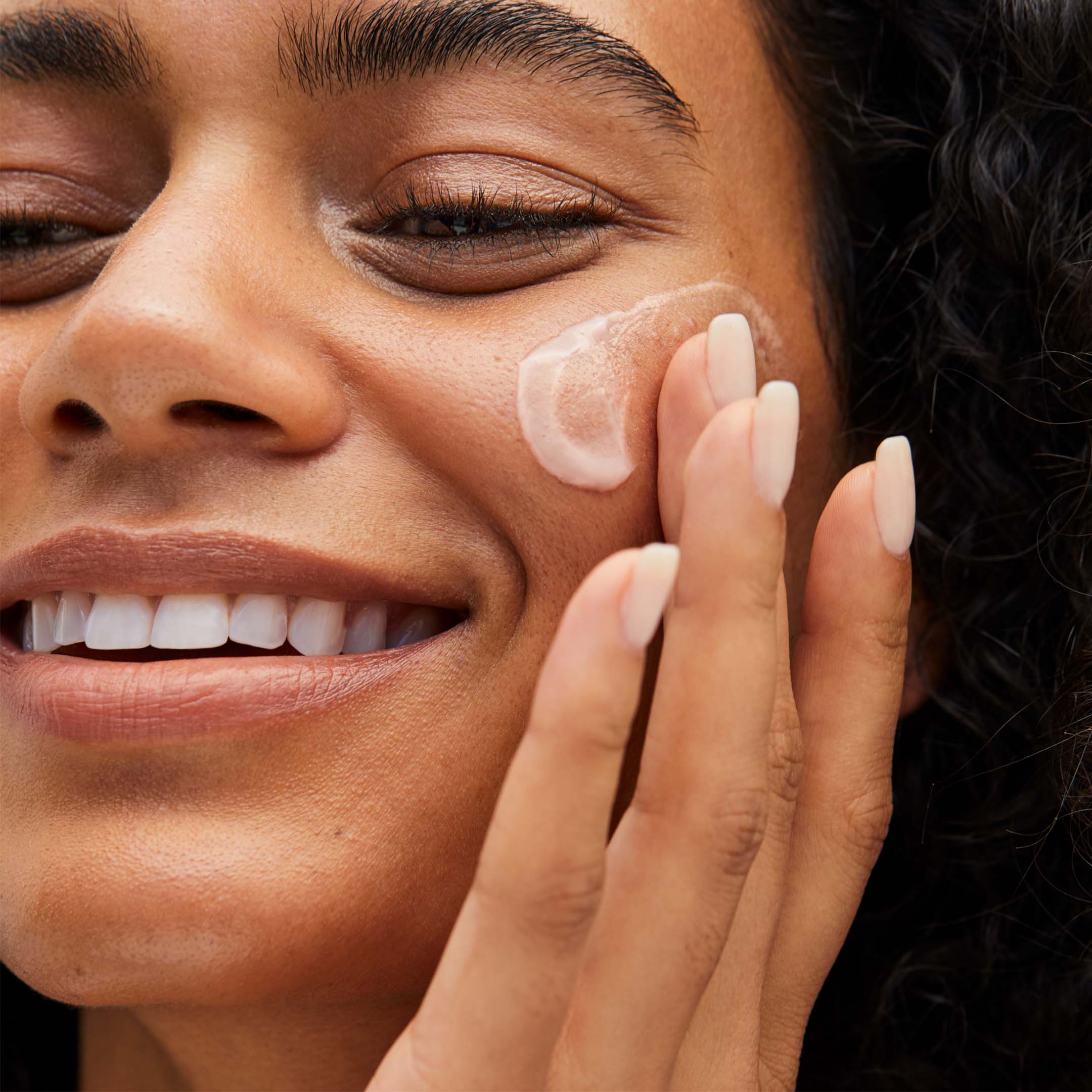 ReEvolve Radiance Locking Primer - Image 10