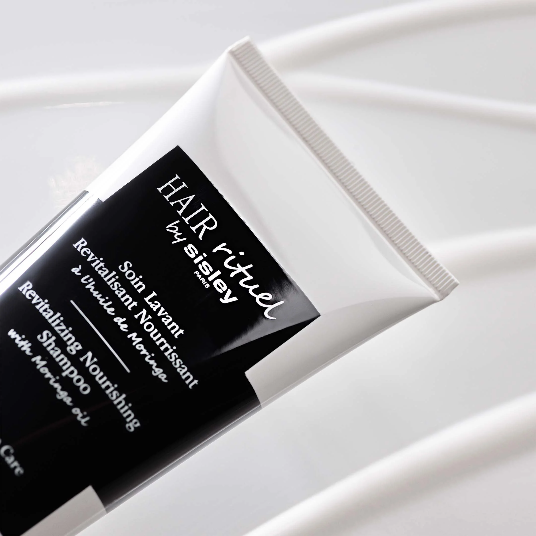 Revitalizing Nourishing Shampoo - Image 5