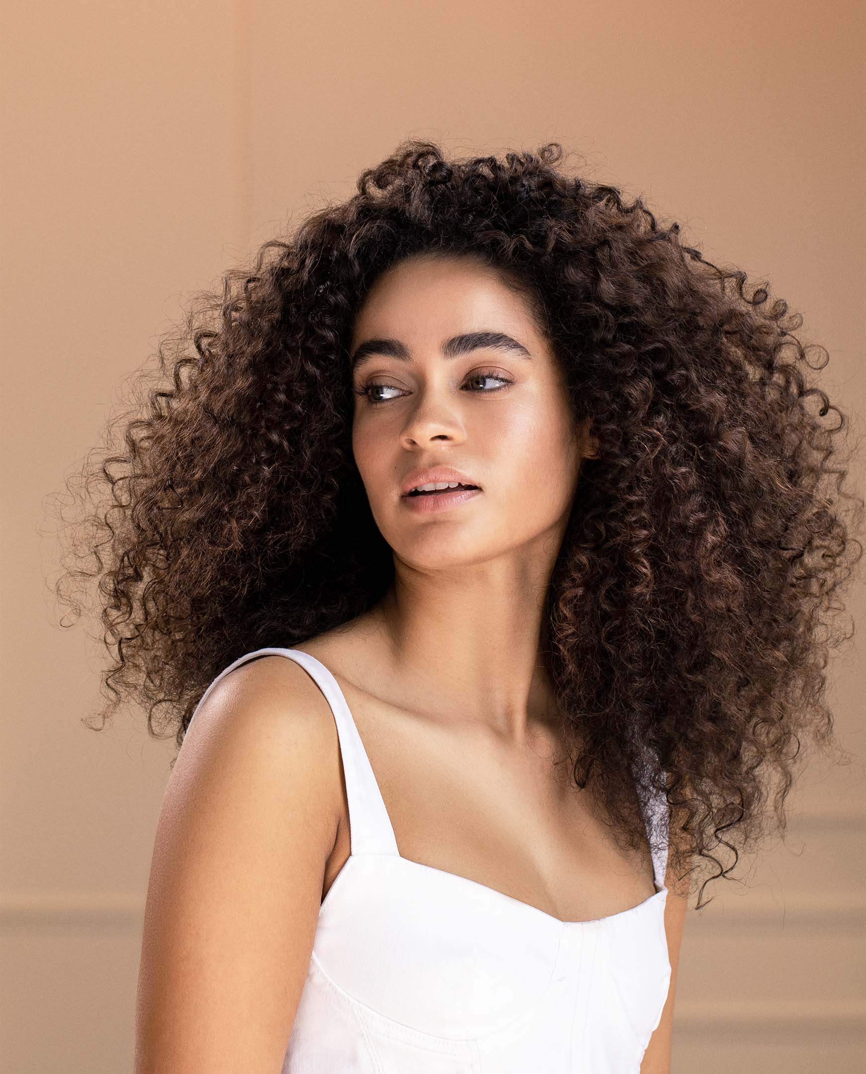 Revitalizing Nourishing Shampoo - Image 8