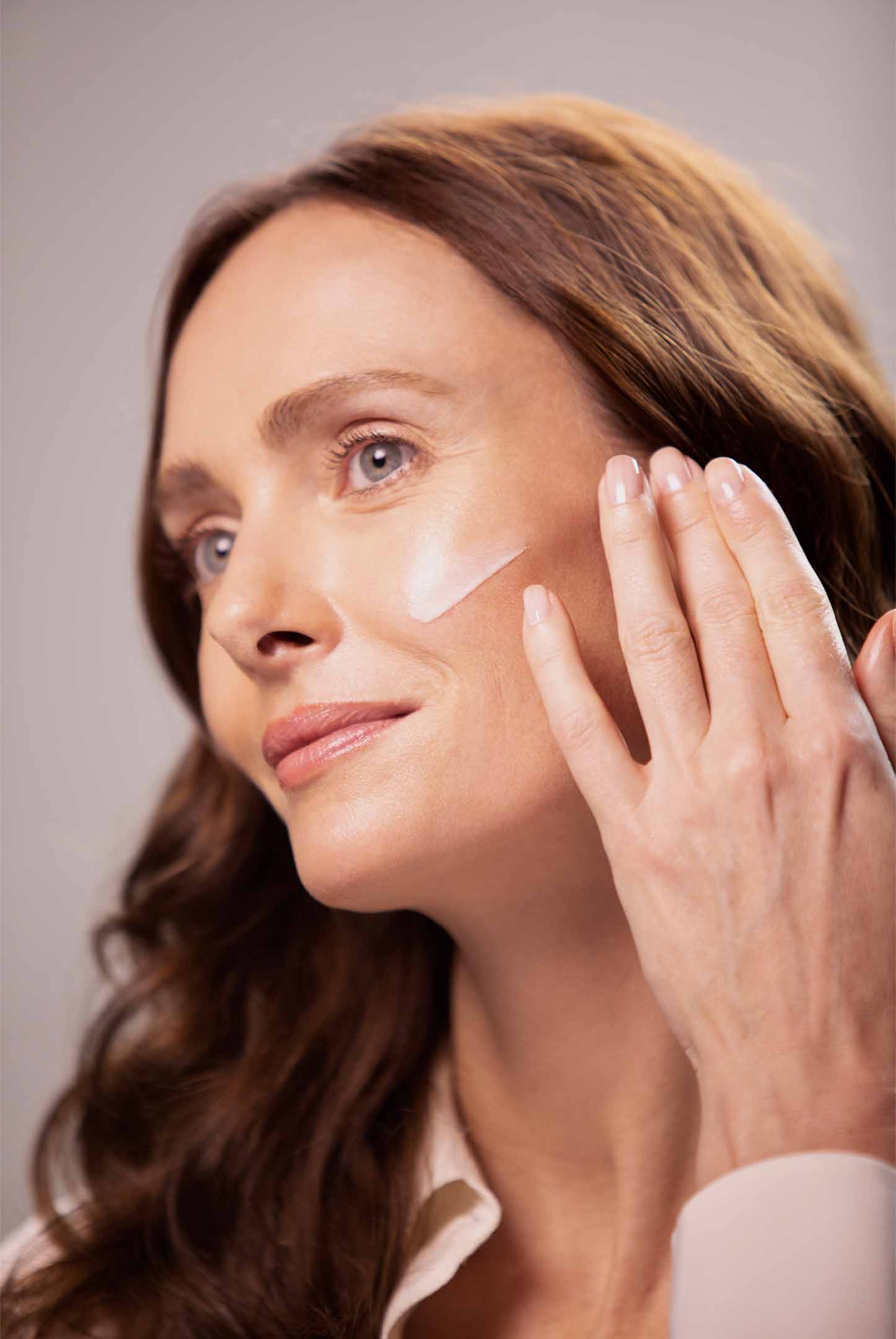 Sisleÿa L'Integral Anti-Age Radiance Anti-Dark Spot Serum - Image 4