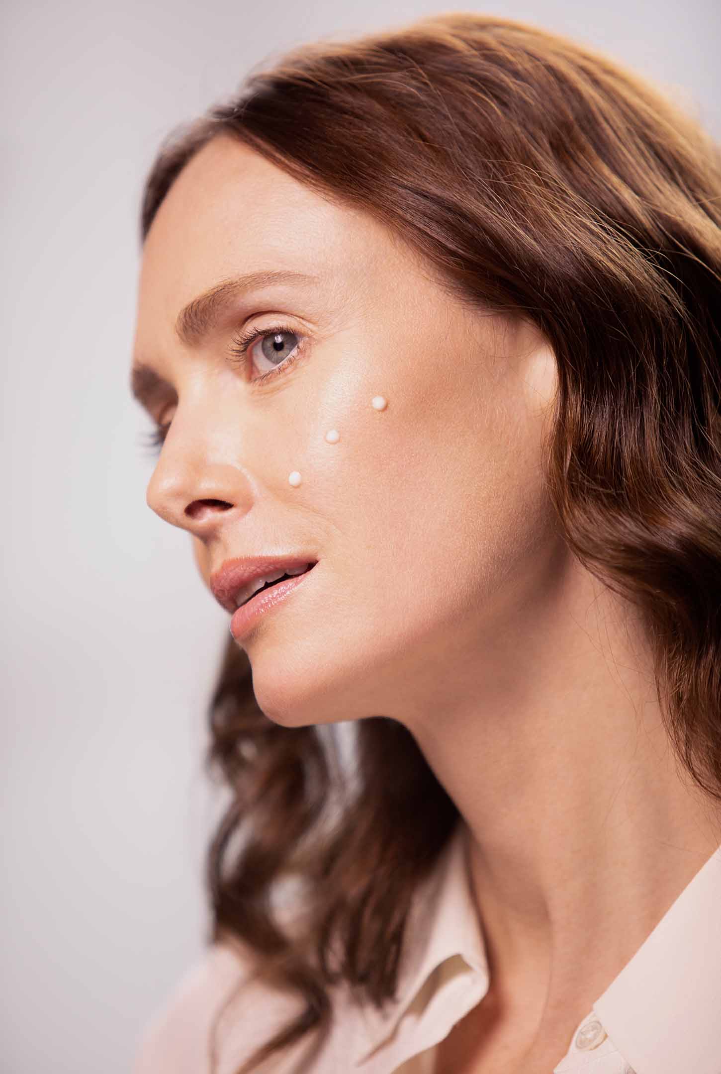 Sisleÿa L'Integral Anti-Age Radiance Anti-Dark Spot Serum - Image 5