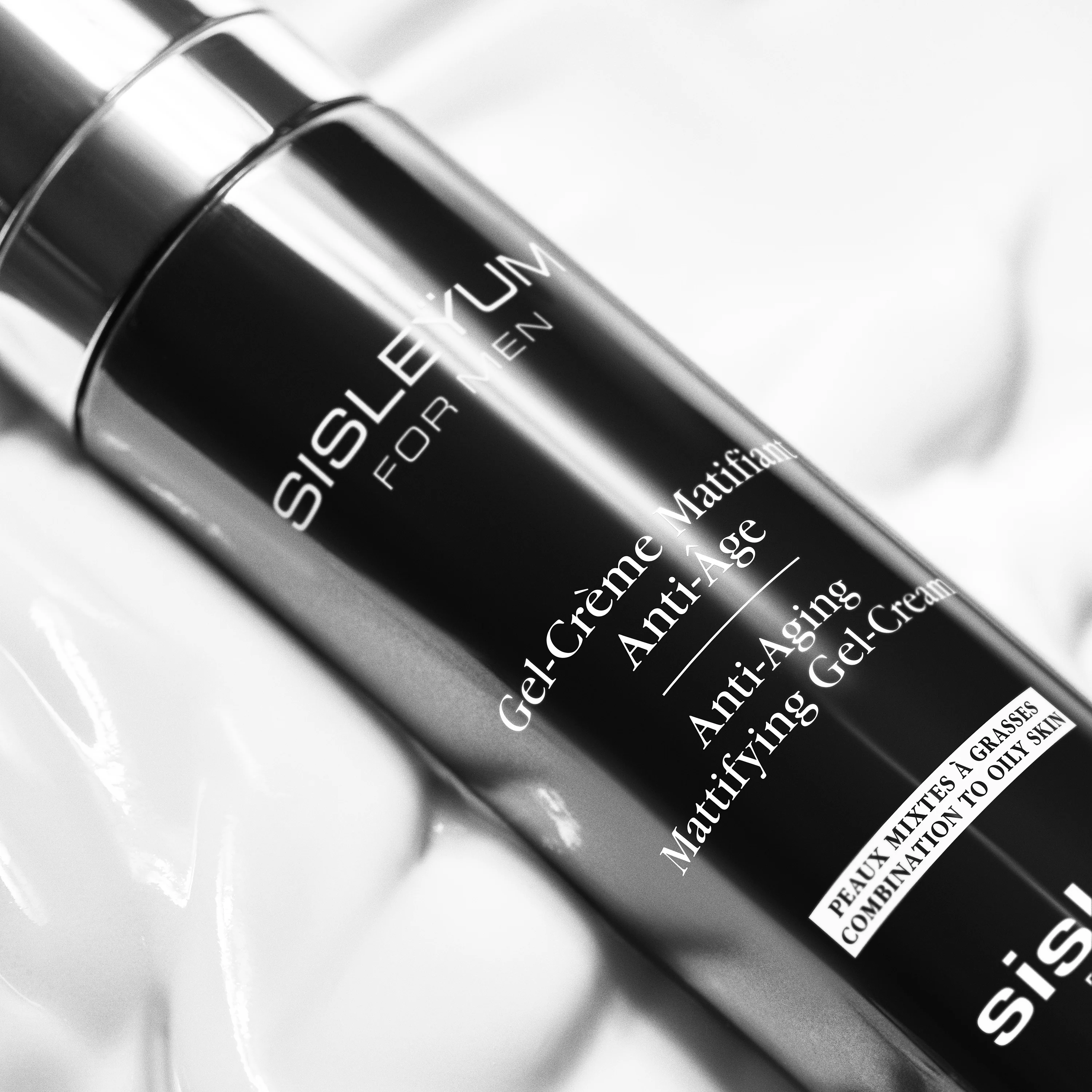 Sisleÿum Anti-Aging Mattifying Gel-Cream - Image 3