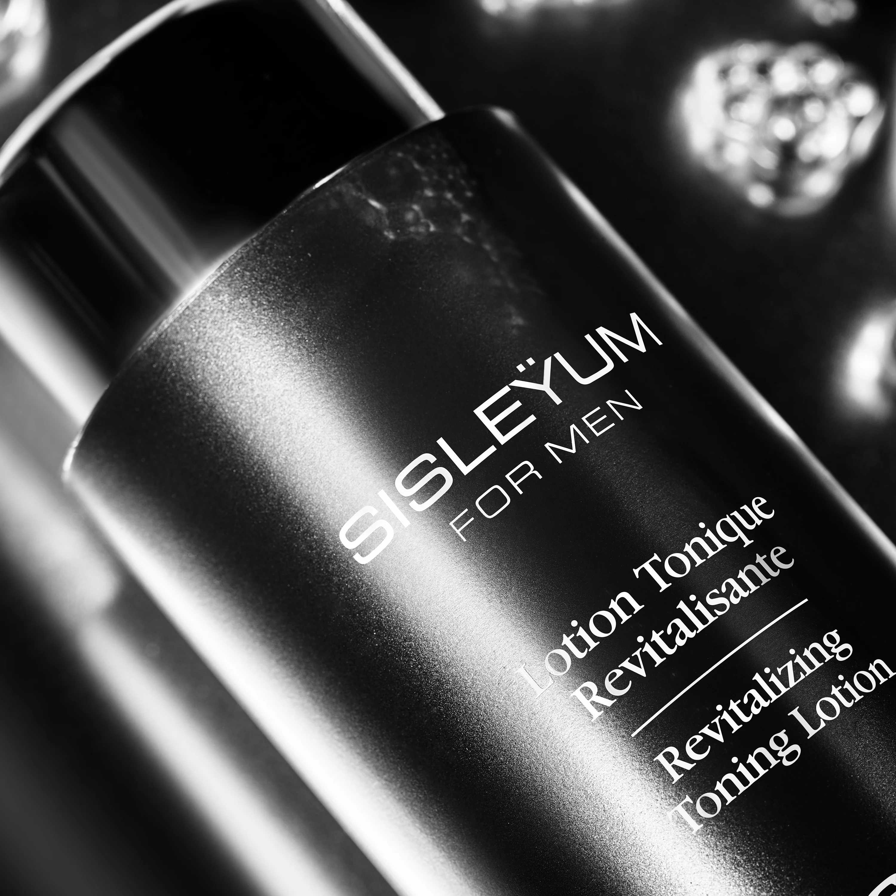 Sisleÿum Revitalizing Toning Lotion - Image 3