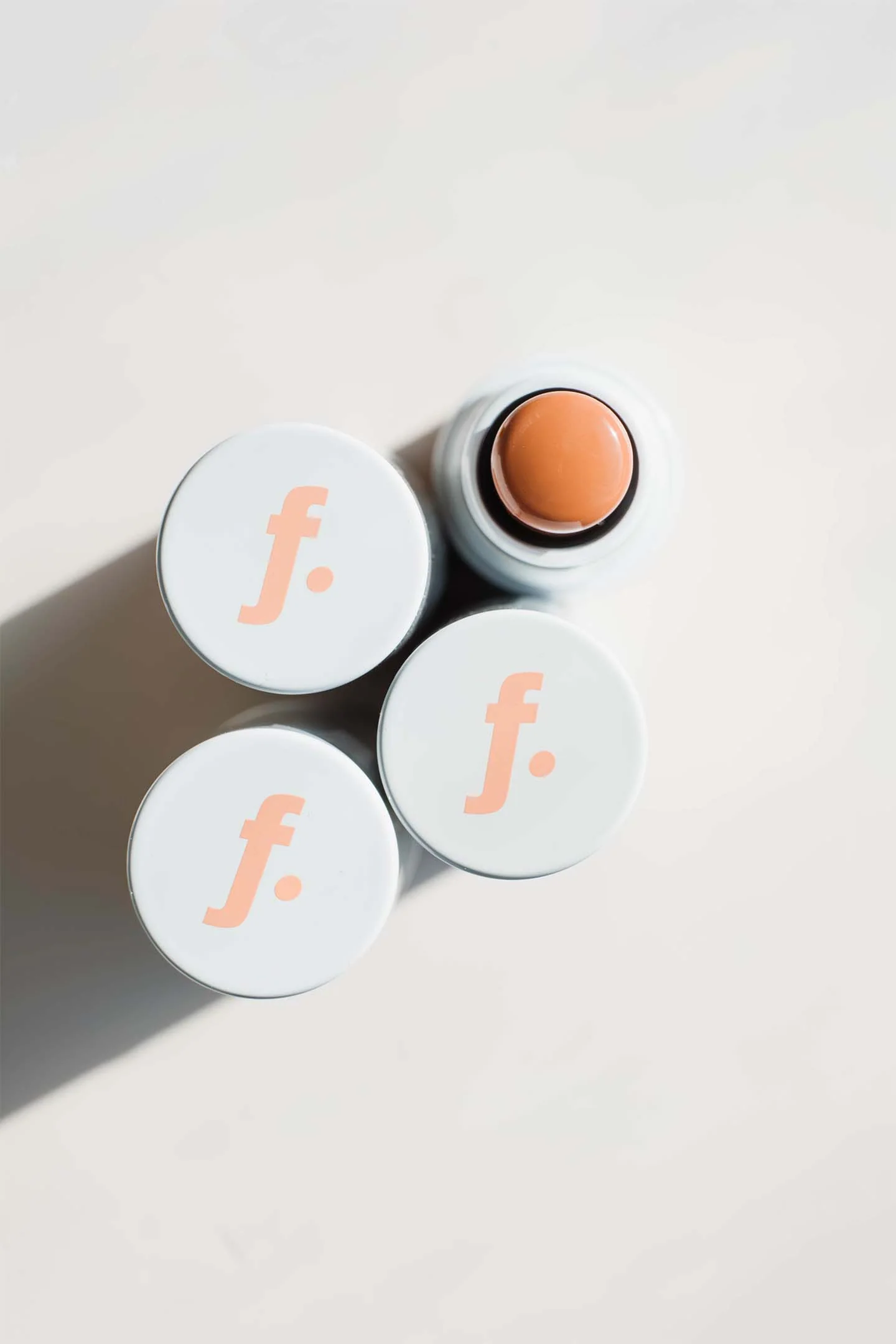 THE CONCIERGE CHEEK & LIP TINT - Image 4