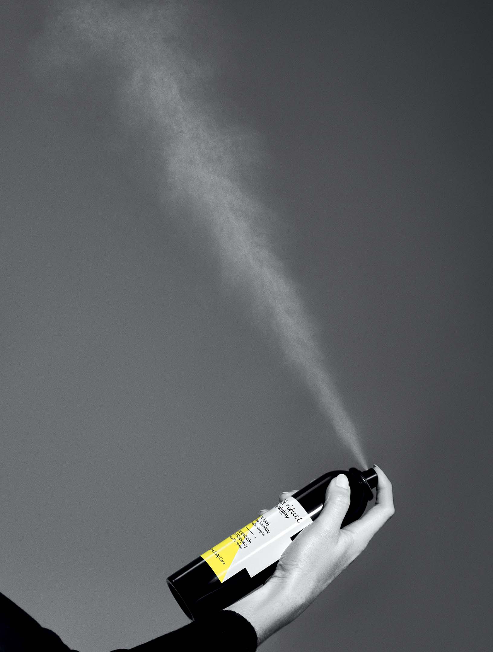 The Invisible Hold Hair Spray - Image 3
